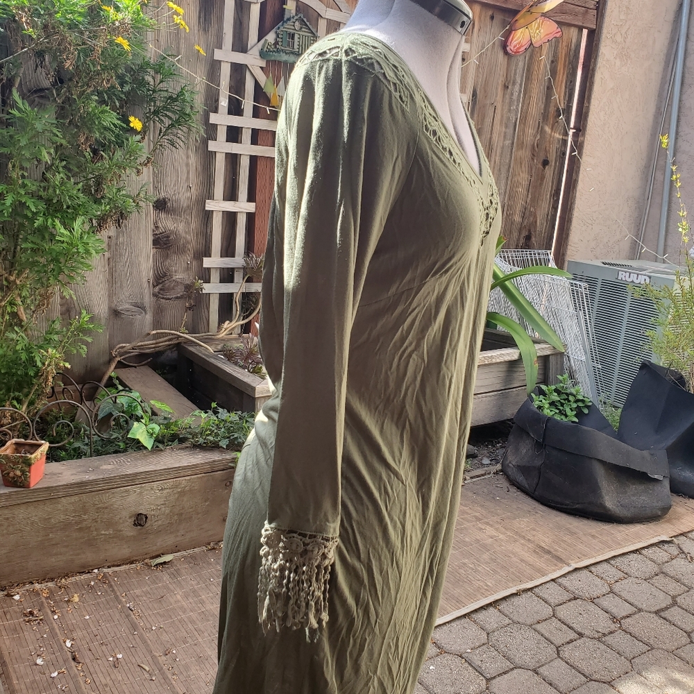 The Pyramid Collection Green Dress - Picture 3 of 6